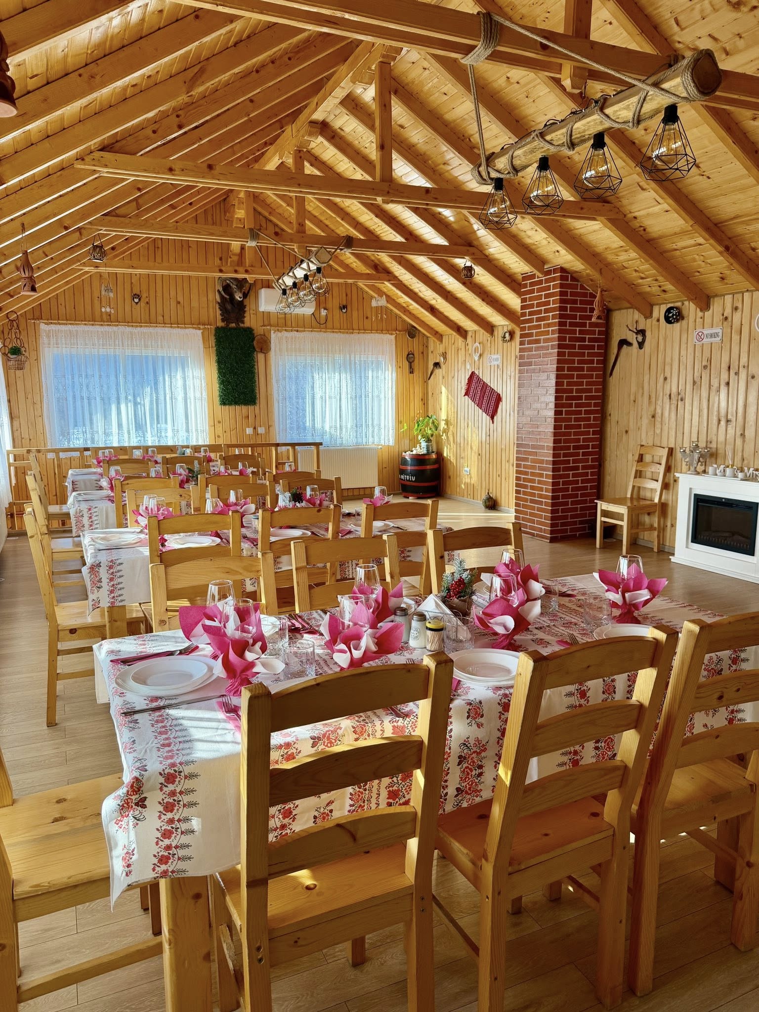 Sală de mese Reședința Nițoiu